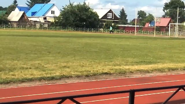 Делаем один круг по стадиону полезезно для здоровья ещё можем смотреть онлайн