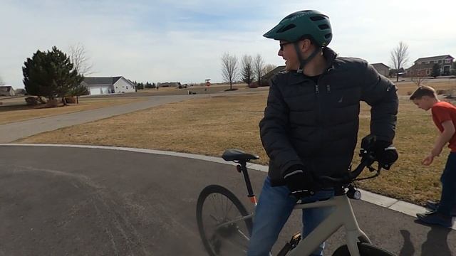 Electric Scooter or E-Bike. Which is the better commuter? isinwheel s9max смотреть онлайн