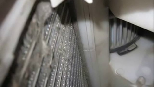 Замена салонного фильтра Mazda 3 смотреть онлайн