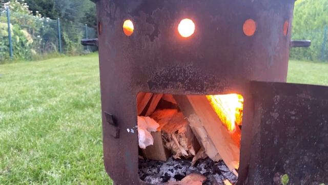 ЖАРЕНЫЙ ОКУНЬ В СМЕТАНЕ НА САДЖЕ. КАК ПОЖАРИТЬ ОКУНЯ БЕЗ КОСТЕЙ. смотреть онлайн