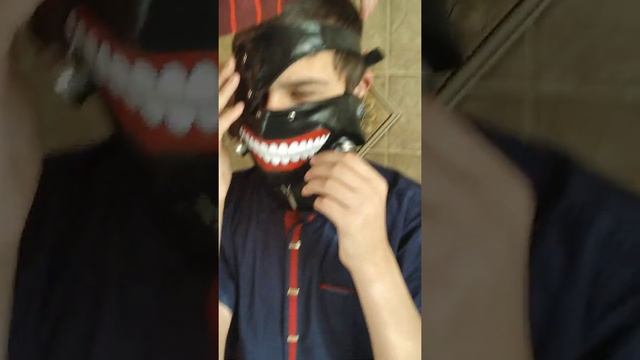 Распаковка маски из ТОКИЙСКИЙ ГУЛЬ! смотреть онлайн