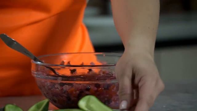 Салат-закуска «ОВОЩНЫЕ ЛОДОЧКИ» - огурцы фаршированные свеклой и морковью смотреть онлайн