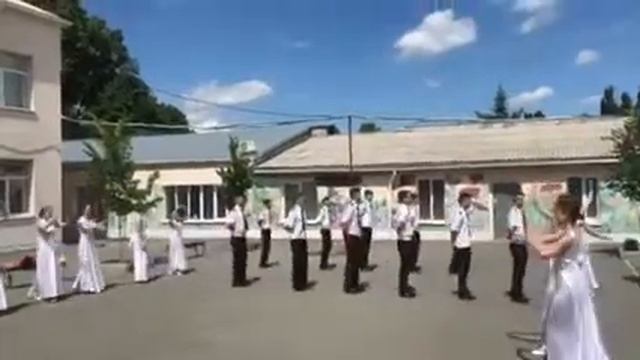 Вальс выпускников 9-К «МБОУ СОШ 7» смотреть онлайн