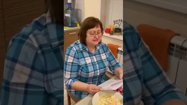 Бабушка читает свои стихи! смотреть онлайн