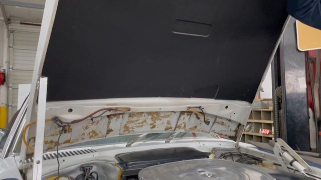 1972 to 1989 Mercedes R107 350SL 450SL 380SL 560SL Rear Hood Seal Challenges смотреть онлайн
