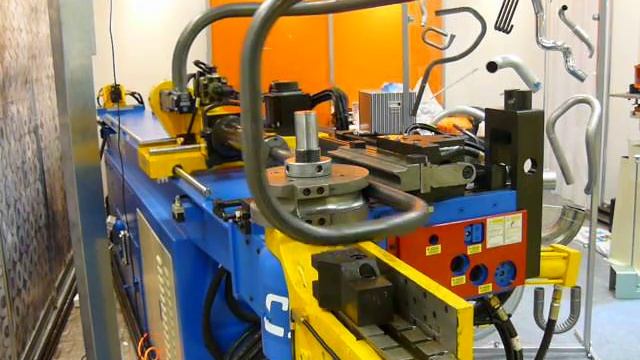 Автоматический трубогиб с ЧПУ.  Бюджетный трубогиб