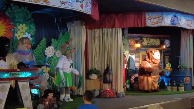 My Return To Billy Bobs Wonderland! The Rock-afire Performs N I Check Out Iron Blast Game Zone! смотреть онлайн