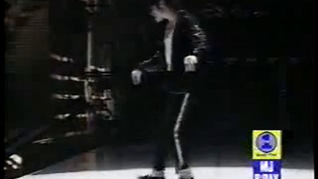 Легендарная лунная походка Майкла Джексона смотреть онлайн