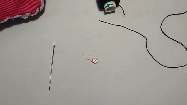 Нитковдеватель. Как легко вдеть нитку в иголку смотреть онлайн