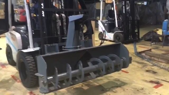 Автопогрузчик ТСМ шнекоротор смотреть онлайн