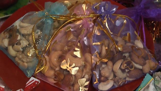 Собираем Новогодние подарки САМИ смотреть онлайн