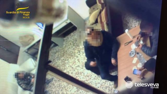 Un “mare” di droga sul Gargano, blitz della Guardia di Finanza: presa banda di narcotrafficanti смотреть онлайн