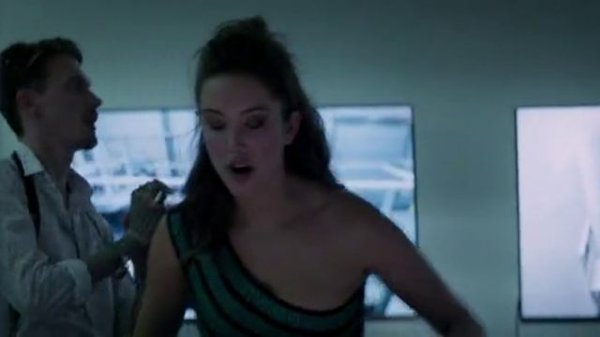 Ograblenie_v_uragan-19019_(anwap.org).mp4