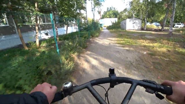 Кастомный B-twin hoptown 3 туринг на минималках или городская табуретка? Сейчас прокатимся и увидим смотреть онлайн
