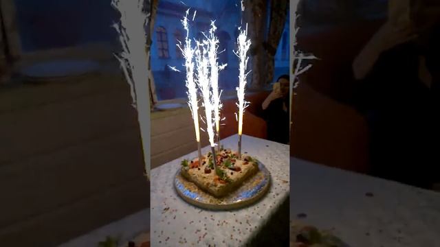 ВЫПУСКНОЙ У ДОЧИ ФЕЙЕРВЕРК СВЕЧИ ТОРТ смотреть онлайн
