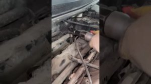 Форд Фокус (Ford Focus ). Устраняем дымность из выхлопной трубы и лёгкий стук в ходовой.