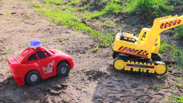 TOY CARS CRASH With Police and Race, Tractor, Excavator to Rescue in Cartoon Village смотреть онлайн