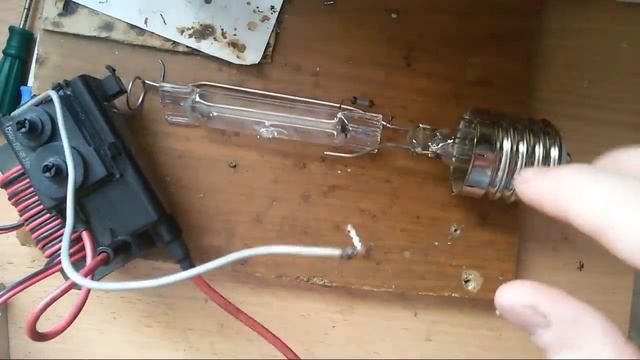 Ультрафиолетовая лампа 250 ВАТТ! смотреть онлайн