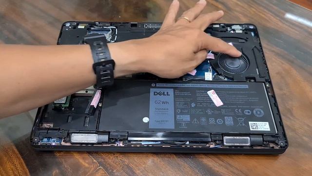 Review Laptop Đồ họa nhẹ bền bỉ, Dell Latitude 5470 | Core i7 6820HQ RAM 8GB, SSD M2 256GB смотреть онлайн