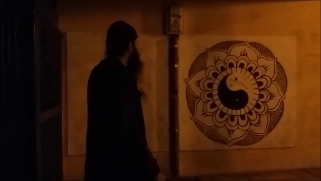 My ΣΑΤΑΝΙΑΣΜΕΝΗ ΠΑΝΘΡΗΣΚΕΙΑ ΣΤΑ ΣΧΟΛΕΊΑ