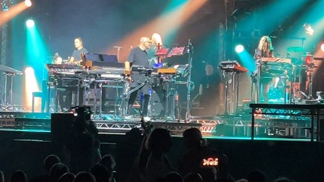Schiller "Illuminate" Tour 2023 Mercedes Benz Arena Berlin 12.05.2023 "I´ve seen it all" смотреть онлайн