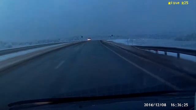 Езда без правил. Подрезал меня, чайника, на шоссе в Могалинщине. смотреть онлайн