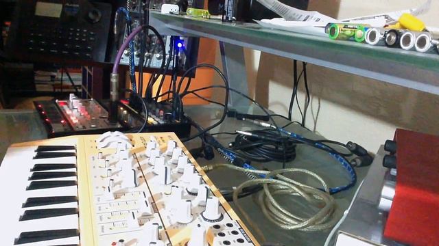 Arturia MicroBrute demo смотреть онлайн