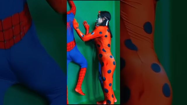 Нянька для двух человек пауков! смотреть онлайн