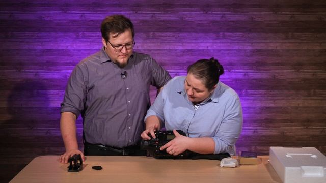 Blackmagic URSA BROADCAST G2: unboxing and how to install EF mount adapter смотреть онлайн