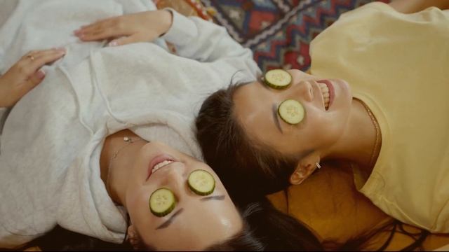 15 признаков фальшивых друзей смотреть онлайн