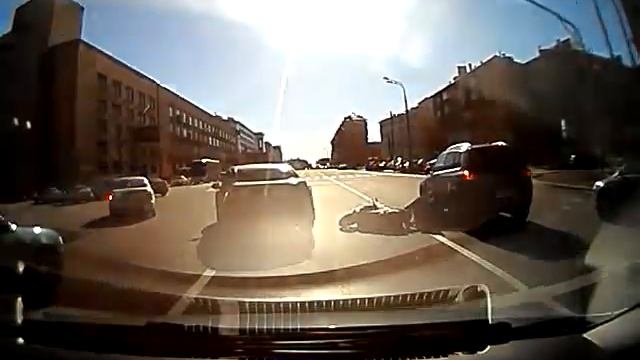 29.04.2013, Звенигородка, скутер в авто смотреть онлайн