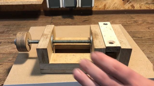 Простой крепёж в мастерской, каким крепежом я пользуюсь, футорка, забивная гайка, дюбель смотреть онлайн