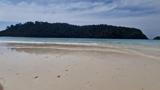 Острова Koh Rok. Умопомрачительные виды тропиков. Между островами. смотреть онлайн