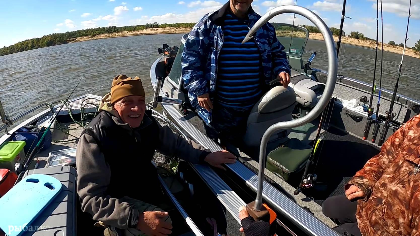 с БАТЕЙ на рыбалке в сентябре - разговор о лодке, машине и о РЫБАЛКЕ! Отличная РЫБАЛКА в СЕНТЯБРЕ