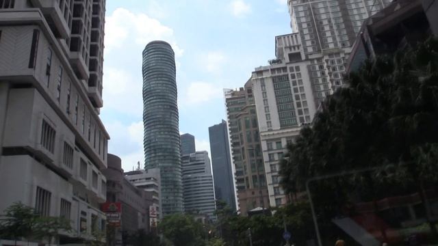 ПО ДОРОГАМ КУАЛА-ЛУМПУР СТОЛИЦЕ МАЛАЙЗИИ (Kuala Lumpur. Malaysia) смотреть онлайн