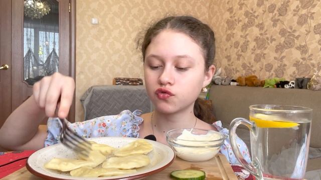 МУКБАНГ ВАРЕНИКИ ? С КАРТОШКОЙ?/ Новые хобби ?/ #mukbang 감자 만두 смотреть онлайн