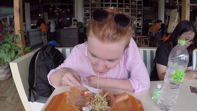 Торговый центр "Beachwalk" на Куте (Индонезия, Бали) смотреть онлайн