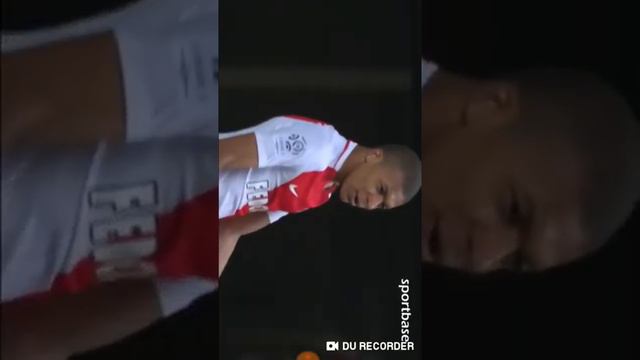 Килиан Мбаппе vs Пьер Эмерик Обамеянг один на один смотреть онлайн