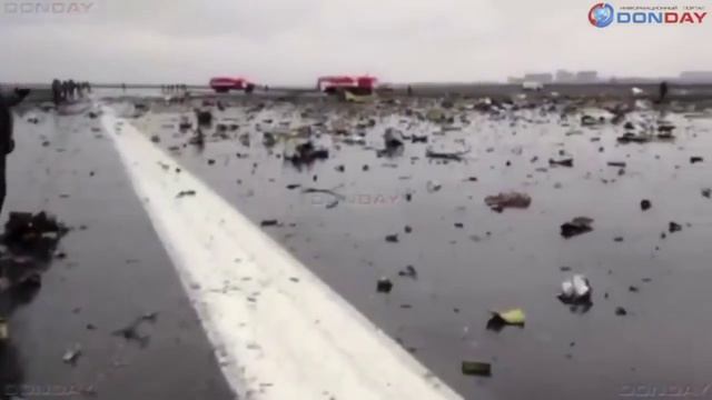 Кадры с места падения Боинг 737 800 в аэропорту Ростова на Дону смотреть онлайн