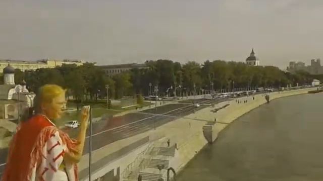 Прогулка по парку "Зарядье" в Москве,построенному на месте гостиницы "Россия"11 сентября 2017 года. смотреть онлайн