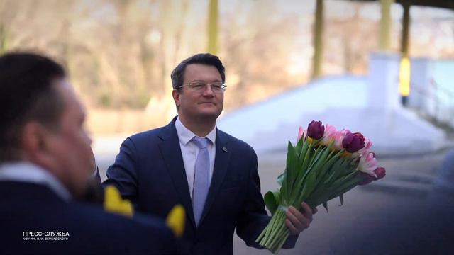 С Международным женским днем смотреть онлайн