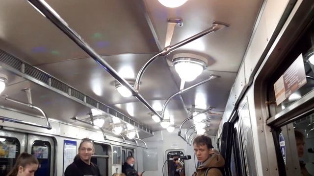 Воспоминания о поездке домой в конце апреля 2021.Питерское метро .До"Автово " и в Ораниенбаум! смотреть онлайн