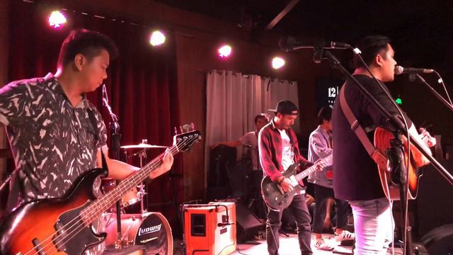 Dahan - December Avenue (Live at 12 Monkeys) смотреть онлайн