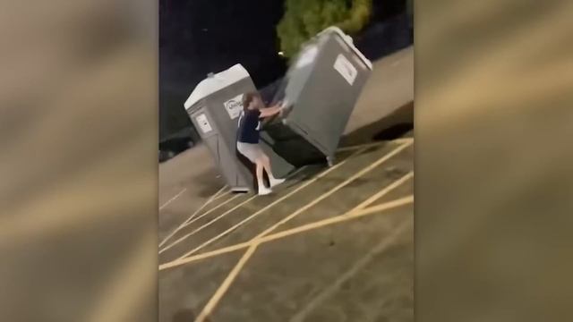 МГНОВЕННАЯ КАРМА, СНЯТАЯ НА КАМЕРУ