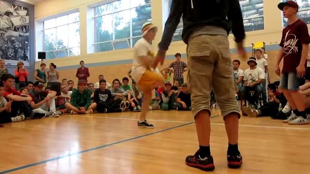 Volnorez camp2014 Toprock battle смотреть онлайн