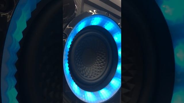 MAC AUDIO MMC 750 (Bass Test) смотреть онлайн