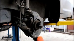 Как заменить передний подшипник ступицы на KIA Sportage 2,0 Киа Спортейдж 2012 года 1часть