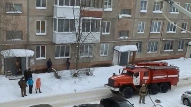 Мужское / Женское. Многодетная мать и прохожий спасли пятерых детей.