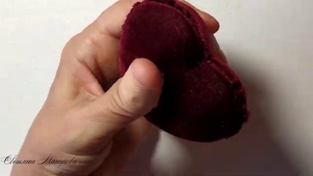 Изготовление Рождественской игрушки. Елочная игрушка "Бархатное сердце" Часть-1 смотреть онлайн