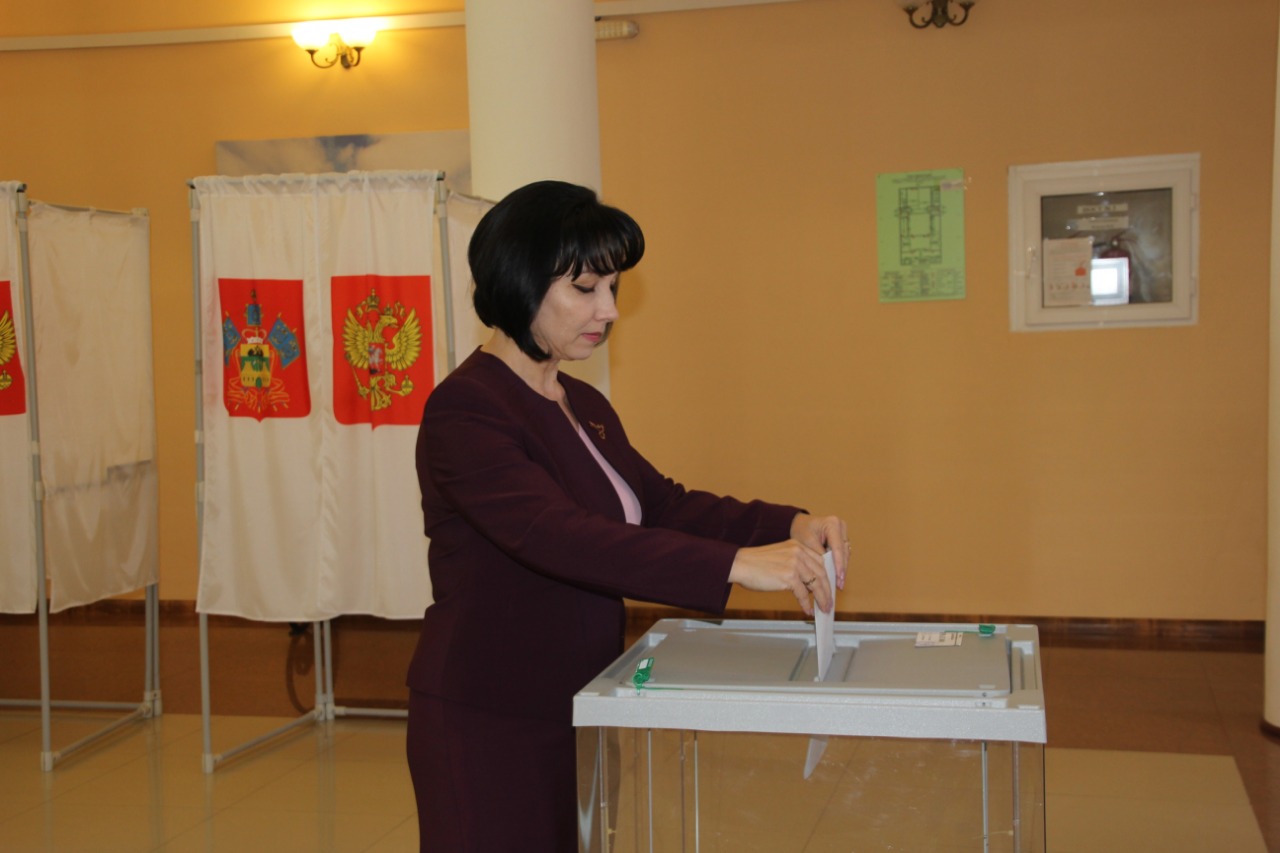 Председатель Совета муниципального образования Темрюкский район Светлана Чмулева проголосовала на вы смотреть онлайн